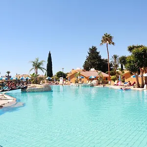 Apartmanhotel Makronisos Village ***